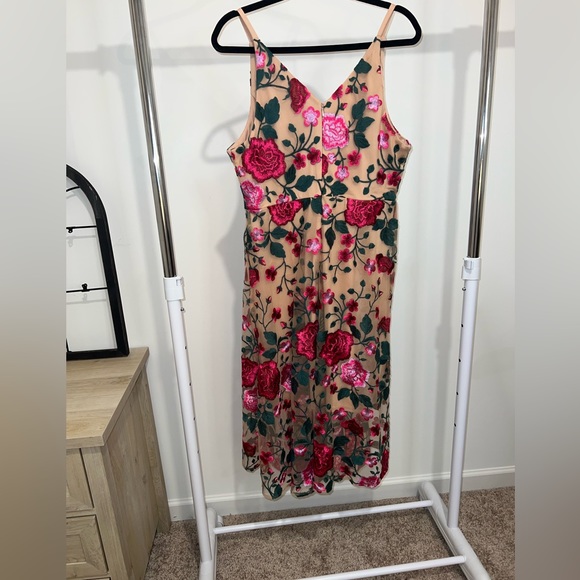 Sam Edelman V- Neck Floral Prom wedding guest Women’s 12 embroidered midi dress - Picture 5 of 7